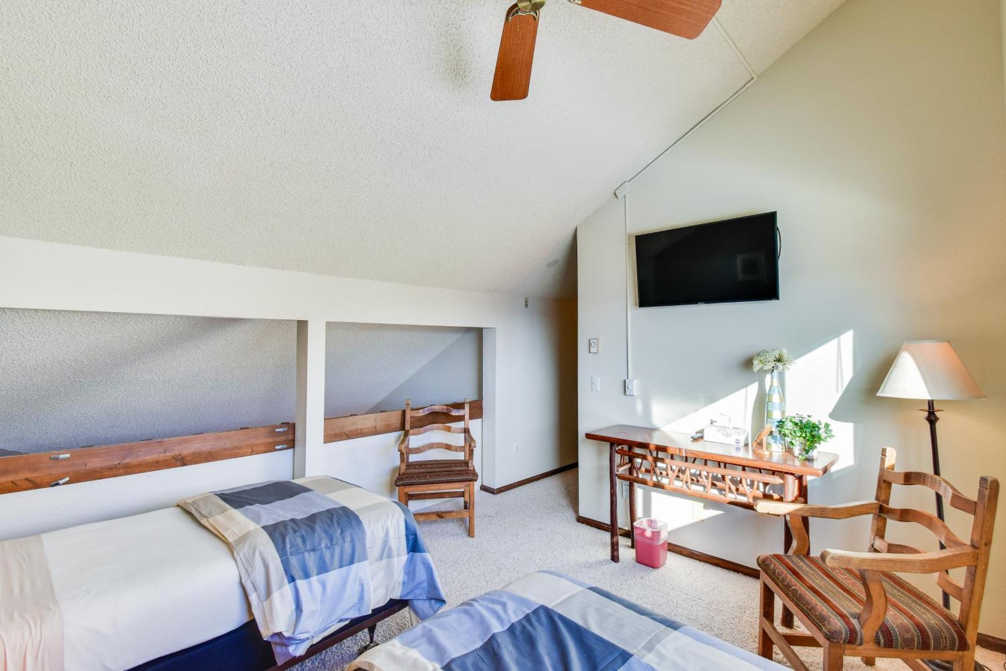 Central Steamboat Condo Outdoor Hot Tub And Pool! Стімбоут-Спрінгс Екстер'єр фото